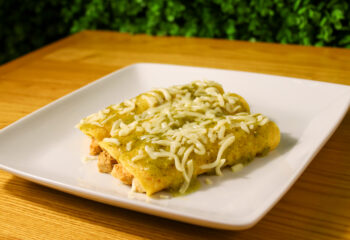 CHICKEN ENCHILADAS EN SALSA VERDE