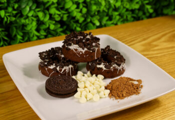 COOKIES N CREAM PROTEIN DONUT